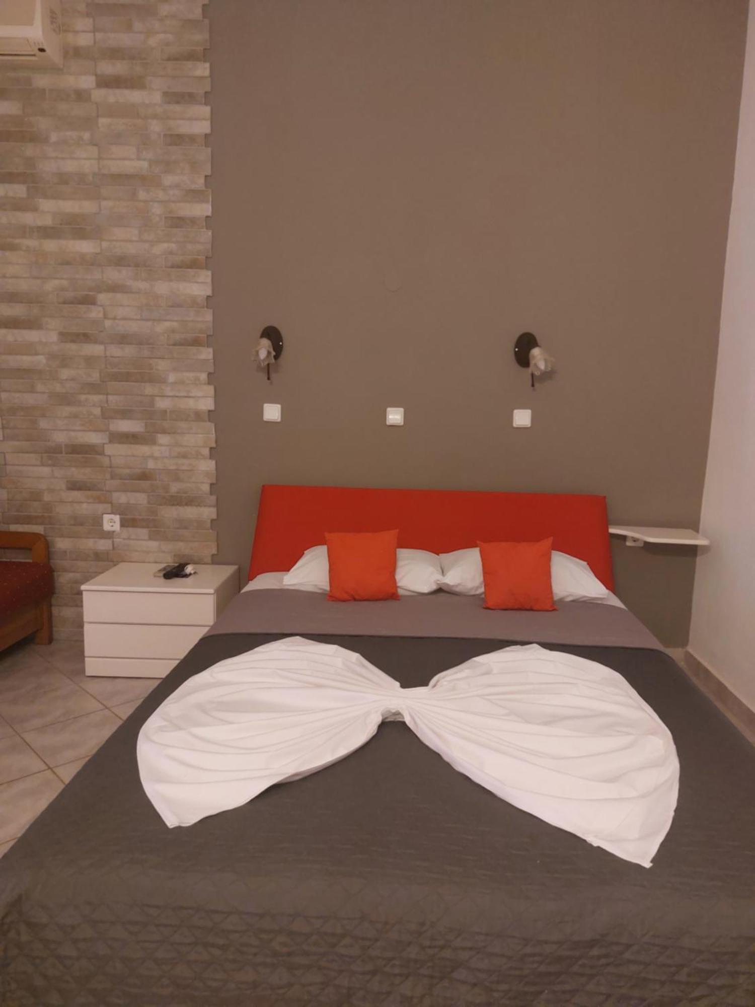 Paraga Rooms Пефкарі Номер фото
