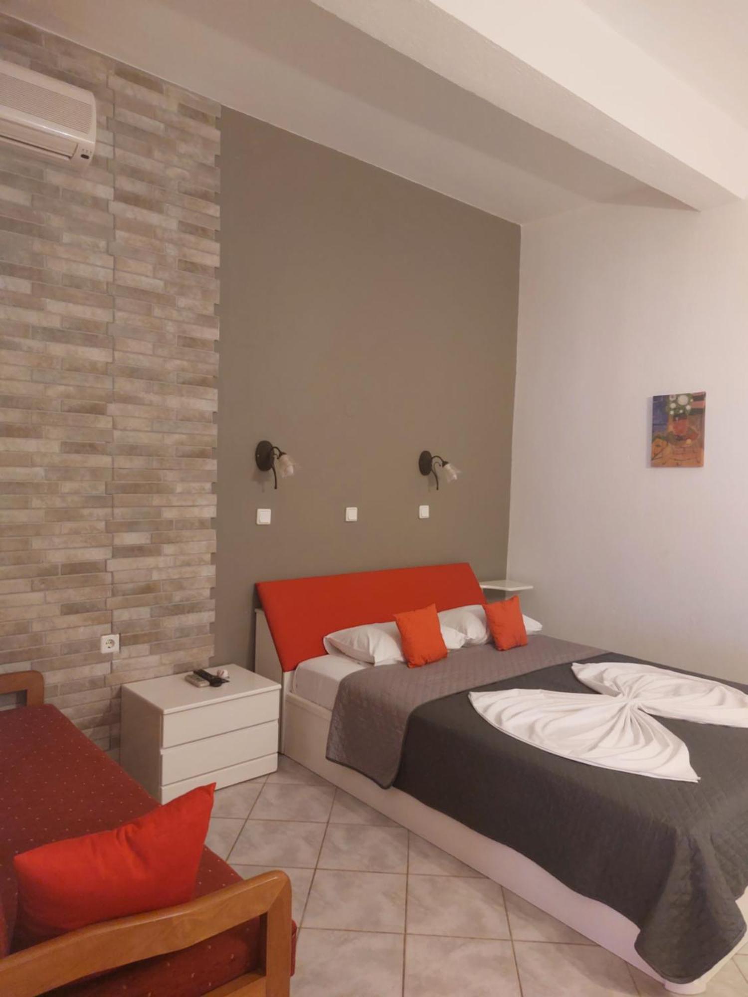 Paraga Rooms Пефкарі Номер фото