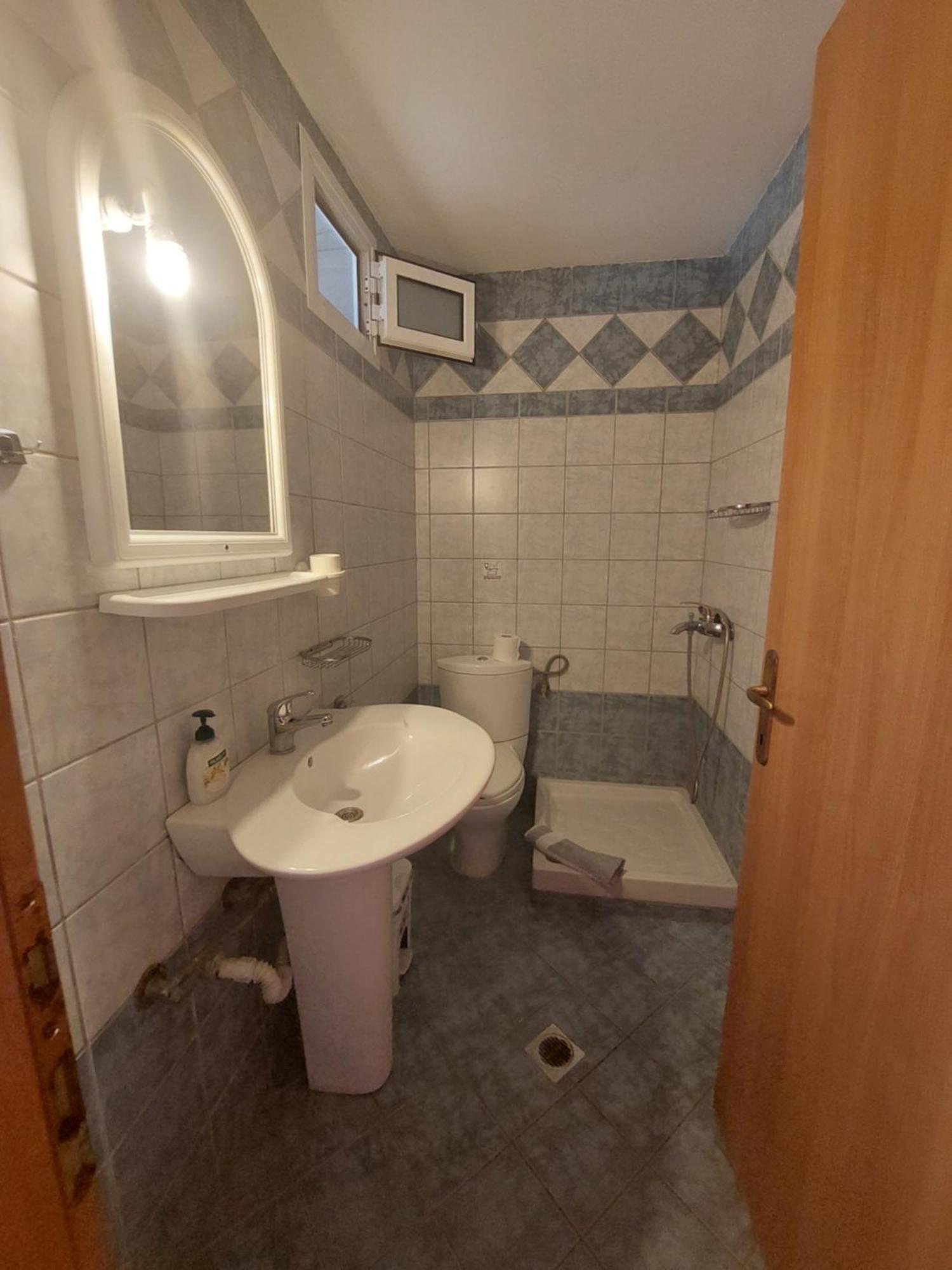 Paraga Rooms Пефкарі Номер фото