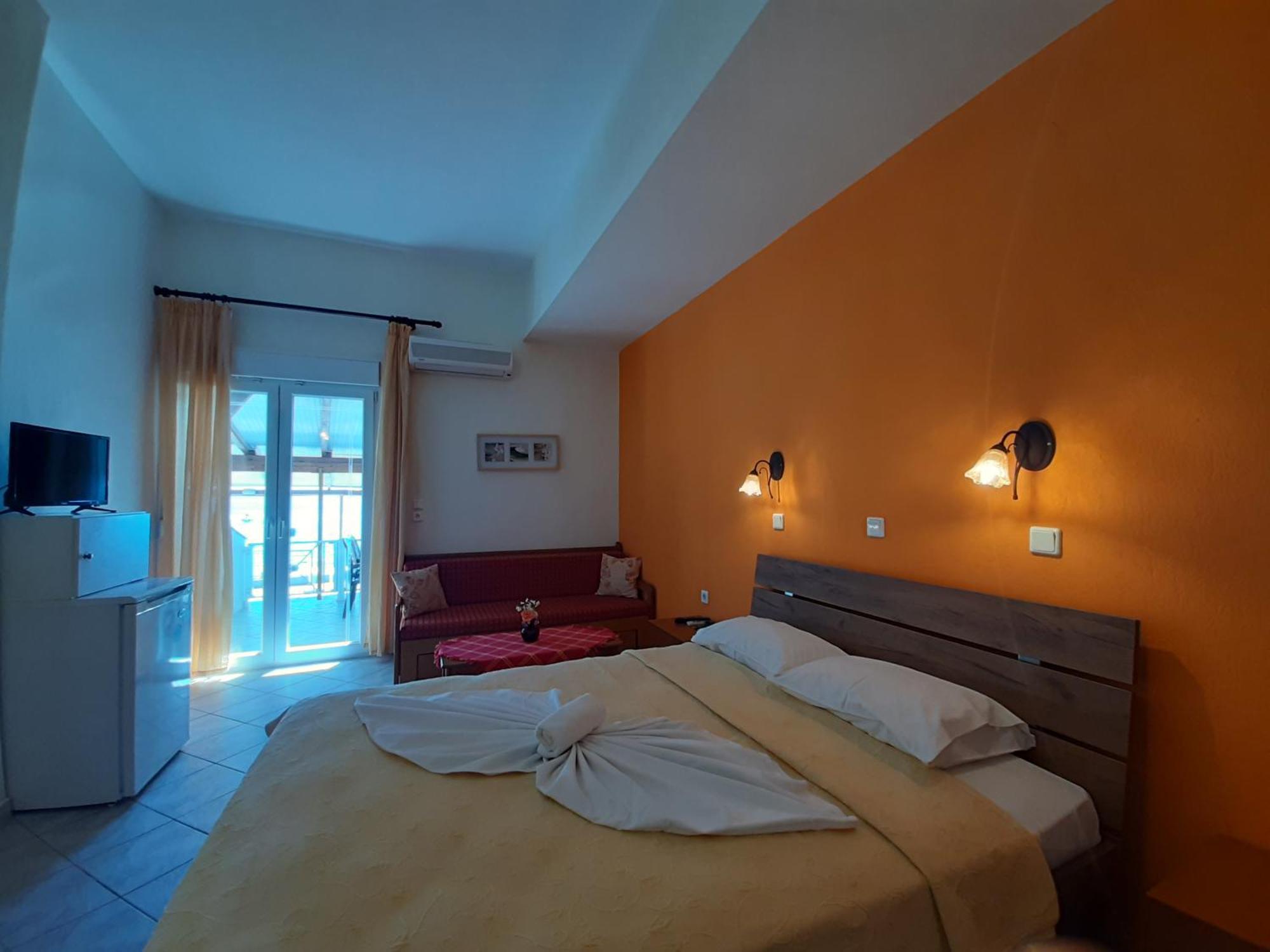Paraga Rooms Пефкарі Номер фото